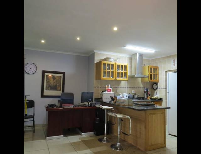 3 BEDROOM TOWNHOUSE FOR SALE IN MEER EN SEE